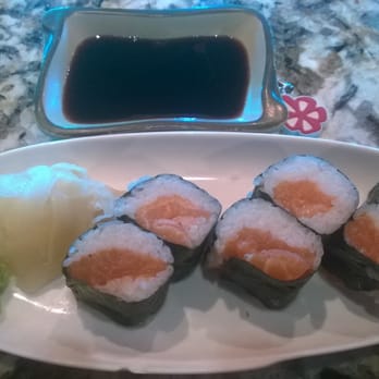 Domo Kitchen - Salmon Cut Roll - Sushi Bars Near Me - San Diego, California Domo Kitchen - Salmon Cut Roll - Sushi Bars Near Me - San Diego, California