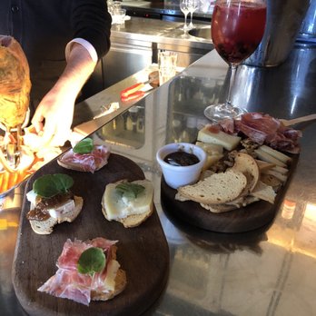 O Bar da Odete - Odete tapa (left) Odete platter (right - must order) - Bars Near Me - Lisbon, 11