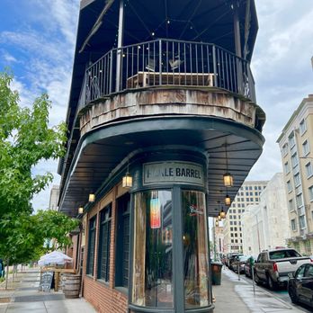 Pickle Barrel Restaurant - Note the nice rooftop dining for a wonderful outdoor dining experience. - New American Near Me - Chattanooga, Tennessee