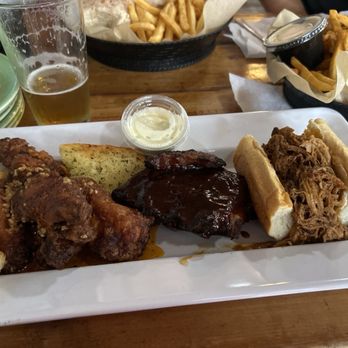 Whistlers Inn - BBQ sampler platter - Barbeque Near Me - Cinnaminson, New Jersey