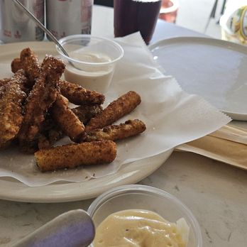 The Pomodoro E Mozzarella - Zucchini sticks appetizer. Very large portion. - Italian Near Me - Saint Charles, Illinois The Pomodoro E Mozzarella - Zucchini sticks appetizer. Very large portion. - Italian Near Me - Saint Charles, Illinois