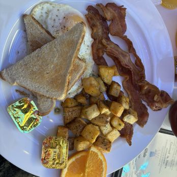Madhatter - Eggs Your Way - Bars Near Me - Washington, DC, District of Columbia