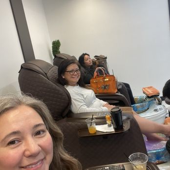 COCO Nail Bar Downers Grove - Nail Salons Near Me - Downers Grove, Illinois