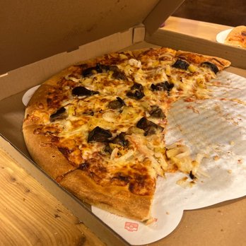 4 Corners Pizza - Pizza Near Me - Newton, Massachusetts