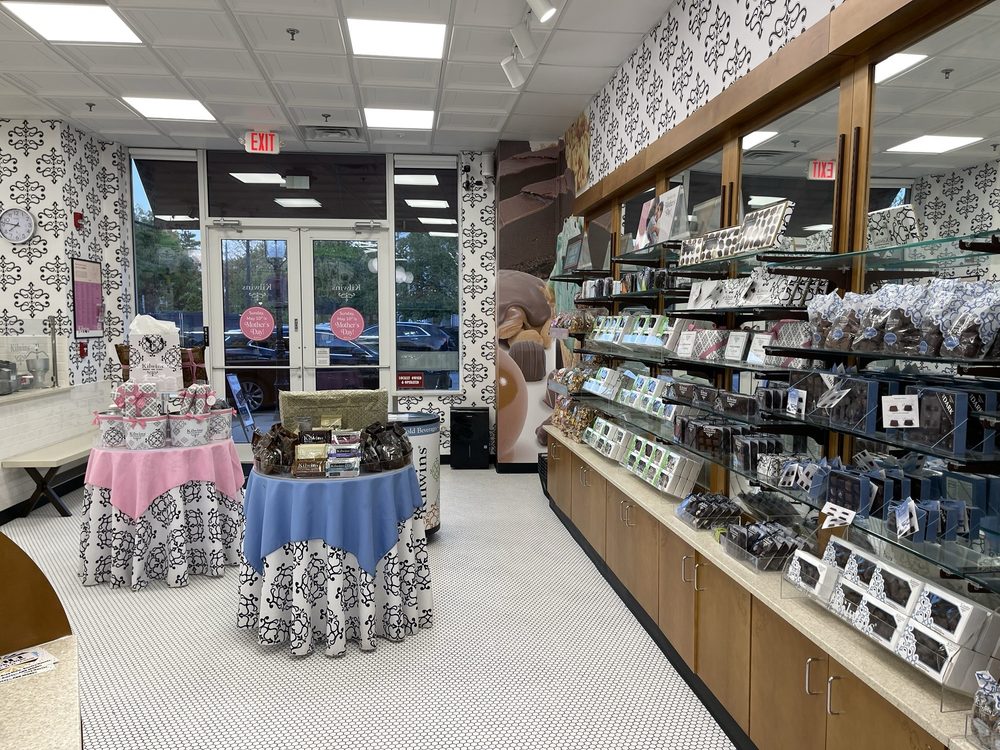 Kilwins Ice Cream - Chocolate - Fudge Logo