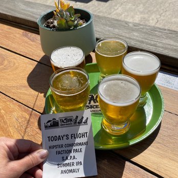 Faction Brewing - The sampler - Breweries Near Me - Alameda, California