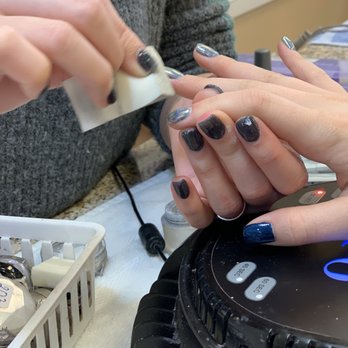 Plush Pinkies Nail Bar - My daughter got cool chrome nails. - Nail Salons Near Me - Gilbert, Arizona