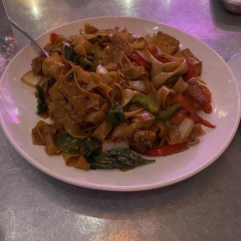 TAP Thai Cuisine - Spicy Drunken Noodles - Thai Near Me - Goleta, California TAP Thai Cuisine - Spicy Drunken Noodles - Thai Near Me - Goleta, California