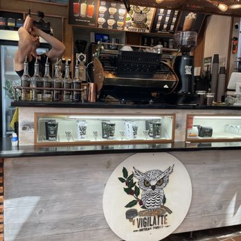 VigiLatte Artisan Coffee - Barista/owner shaking my Iced Mocha Latte - Coffee & Tea Near Me - Lahaina, Hawaii