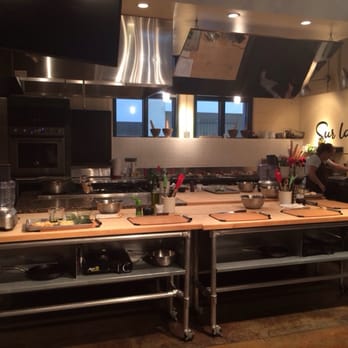 SUR LA TABLE COOKING CLASS - Updated September 2024 - 15 Photos & 26 ...