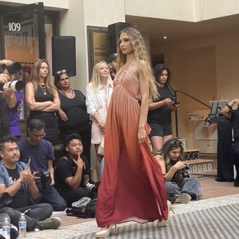 La Plaza La Jolla - Sd fashion week - Shopping Centers Near Me - San Diego, California La Plaza La Jolla - Sd fashion week - Shopping Centers Near Me - San Diego, California