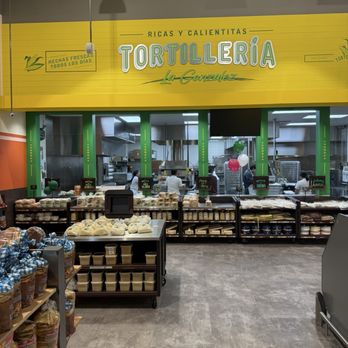 Northgate Market - Bakeries Near Me - Lynwood, California