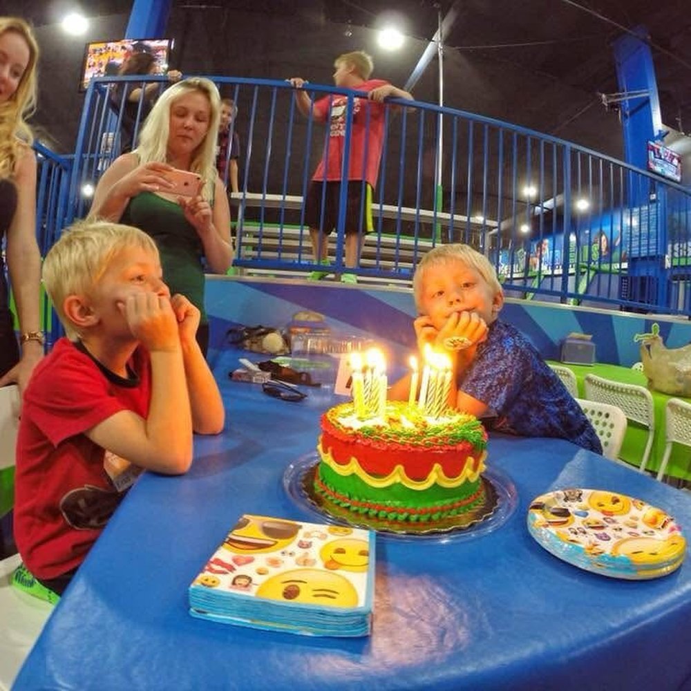 Sky Zone Trampoline Park - cake - Amusement Parks Near Me - Largo, Florida Sky Zone Trampoline Park - cake - Amusement Parks Near Me - Largo, Florida