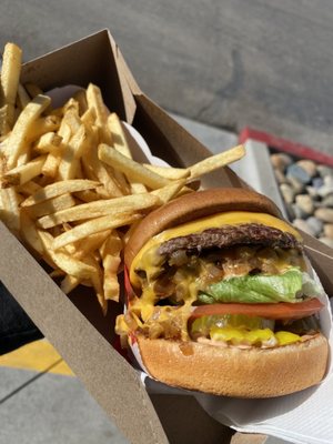 In-N-Out Burger by null