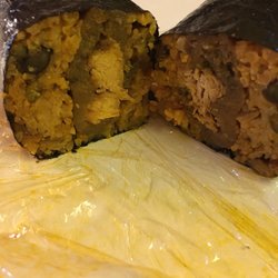 Latinas Kitchen - Pastele musubi