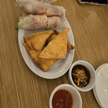 Quang Restaurant - Cream cheese wonton had garlic taste that threw me off. - Vietnamese Near Me - Minneapolis, Minnesota Quang Restaurant - Cream cheese wonton had garlic taste that threw me off. - Vietnamese Near Me - Minneapolis, Minnesota