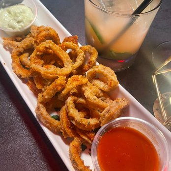 Scarlett - Calamari fritti - Bars Near Me - Toronto, Ontario Scarlett - Calamari fritti - Bars Near Me - Toronto, Ontario