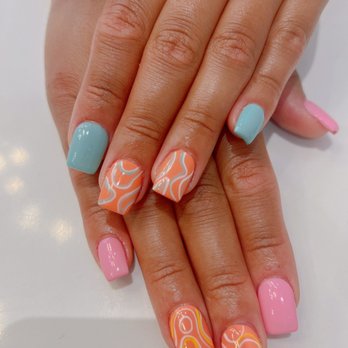 Aurora Borealis - Full set gel nail with design - Nail Salons Near Me - Chicago, Illinois