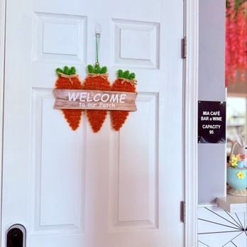 Mia Cafe and Wine Bar - Easter decor - Wine Bars Near Me - Kirkland, Washington