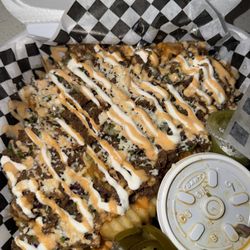Birrieria y Mariscos El General - Birria fries