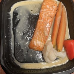 C'est La Vie Restaurant - Salmon