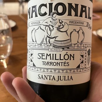 Casa del Visitante - White wine - Argentine Near Me - Maipú, M Casa del Visitante - White wine - Argentine Near Me - Maipú, M