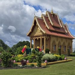 Wat Pa Lao Buddhadham - Golden shrine