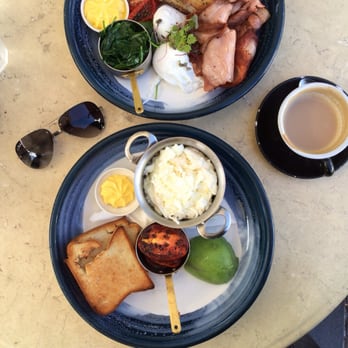 Bar Indigo - Brekkie made to order: scrambled eggs, broiled tomato, avocado...snuck spinach in too! Ammmaazzing! - Breakfast & Brunch Near Me - Double Bay, NSW