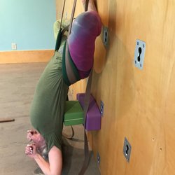 Raisha Love Yoga - Tractioning the spine and opening the chest.