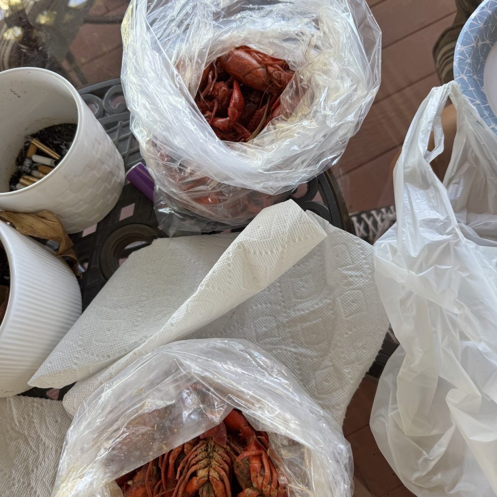 Crawfish Bros - Nola crawfish on top, garlic crawfish on bottom - Cajun/Creole Near Me - San Jose, California Crawfish Bros - Nola crawfish on top, garlic crawfish on bottom - Cajun/Creole Near Me - San Jose, California