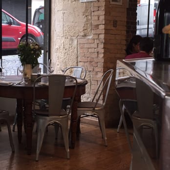 L'Atelier Ramey - Ambience is nice and cozy! - Bistros Near Me - Paris, 75 L'Atelier Ramey - Ambience is nice and cozy! - Bistros Near Me - Paris, 75