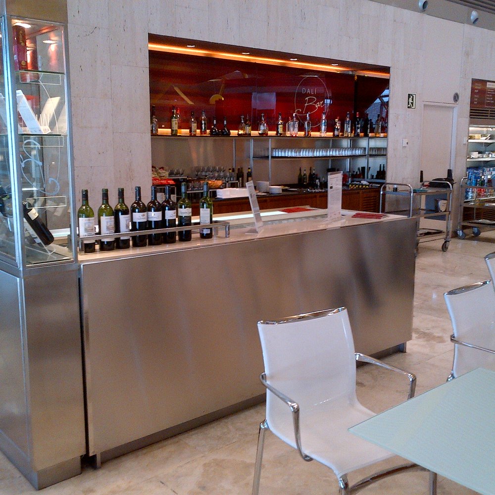 Iberia Sala VIP - wine bar - Airport Lounges Near Me - Madrid, M