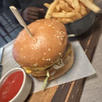 Junior Restaurant - Burger - Lounges Near Me - Roseville, California Junior Restaurant - Burger - Lounges Near Me - Roseville, California