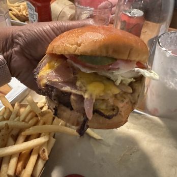 Beauvine Burger Concept - Beauvine Burger it's a very filling burger - Burgers Near Me - Richmond, Virginia Beauvine Burger Concept - Beauvine Burger it's a very filling burger - Burgers Near Me - Richmond, Virginia