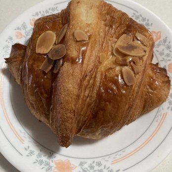 Duo Cafe - Almond croissant - Cafes Near Me - Richmond Hill, Ontario