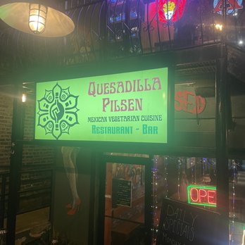 Quesadilla La Reyna Del Sur - Exterior - Mexican Near Me - Chicago, Illinois