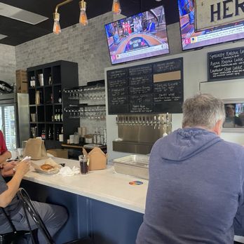 Cordova Cafe & Bottleshop - Cafes Near Me - Pasadena, California
