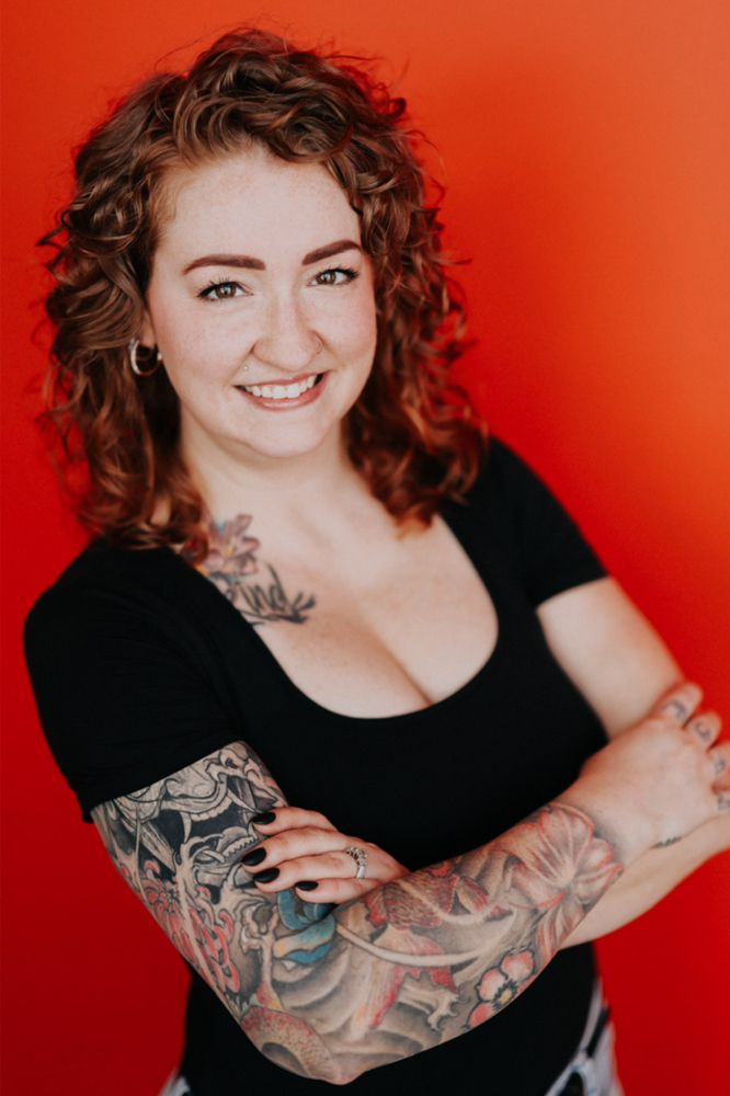 Alexandra Wais - Vida Salon Logo