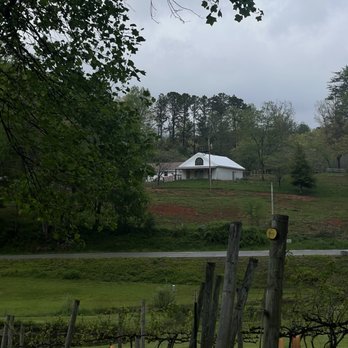 Hightower Creek Vineyards - Wine Tasting Room Near Me - Hiawassee, Georgia