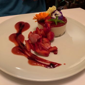 Au Petit Extra - soy cheesecake - French Near Me - Montreal, Quebec