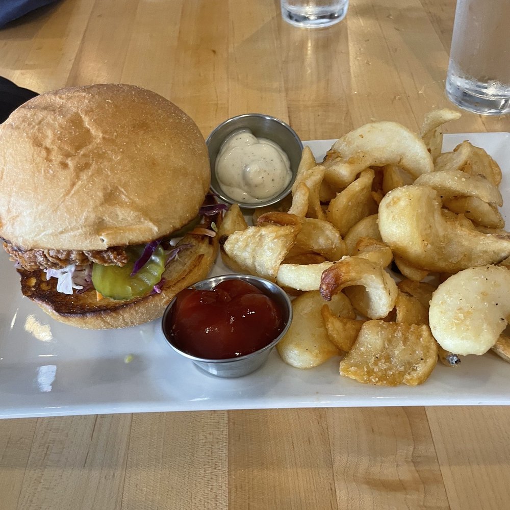 Jasper's - Hot Chicken Sandwich and sidewinder wedge fries - New American Near Me - Nashville, Tennessee