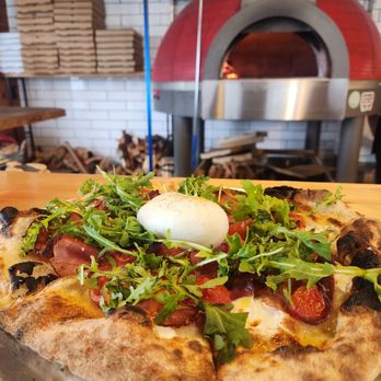 Groundling Pizza - Naked and Famous - Pizza Near Me - Gold Beach, Oregon