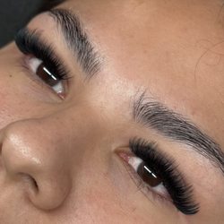 Pink Luxe Salon - Volume eyelashes