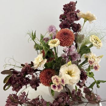 Rozgol's - Holiday arrangement, Coffee table flower arrangement in vivid and warm colors - Florists Near Me - San Francisco, California Rozgol's - Holiday arrangement, Coffee table flower arrangement in vivid and warm colors - Florists Near Me - San Francisco, California