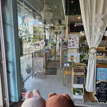 5ive Senses - Storefront - Juice Bars & Smoothies Near Me - Honolulu, Hawaii