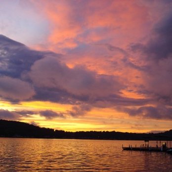 Val-E-Vue Resort - beautiful sunsets every night! - Resorts Near Me - Camdenton, Missouri Val-E-Vue Resort - beautiful sunsets every night! - Resorts Near Me - Camdenton, Missouri