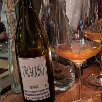 Houlme - Dinavolino orange wine - Pizza Near Me - Eastsound, Washington Houlme - Dinavolino orange wine - Pizza Near Me - Eastsound, Washington