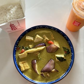 Pure Thai Cafe - Tofu green curry and Thai iced tea - Thai Near Me - Vancouver, Washington