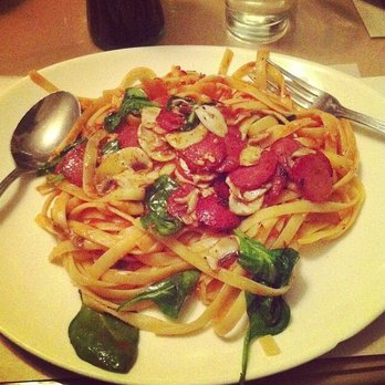 Elio Pizzeria - Fetuccini Mamma - Pizza Near Me - Montreal, Quebec