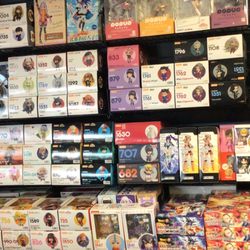 Akiba Underground - Anime figure selection